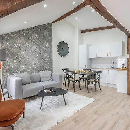5 Two Bedrooms Champs Elysees Arc De Triomphe Ac Apartment Paris